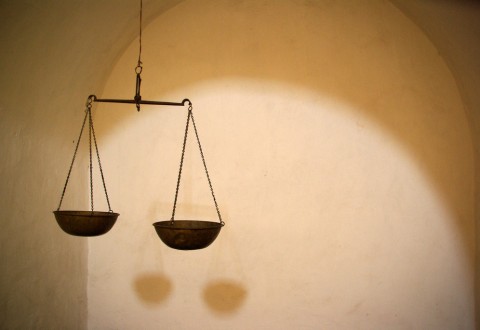 Balanza legal / vía Flickr: Procsilas (Procsilas Moscas)